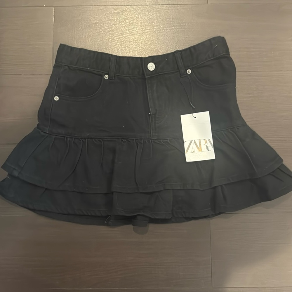Girls Zara skirt with ruffle size 13/14 never worn with tags